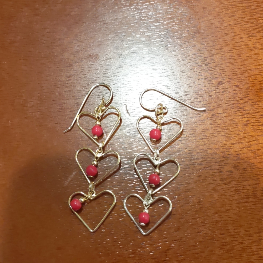 Cute dangly heart earrings